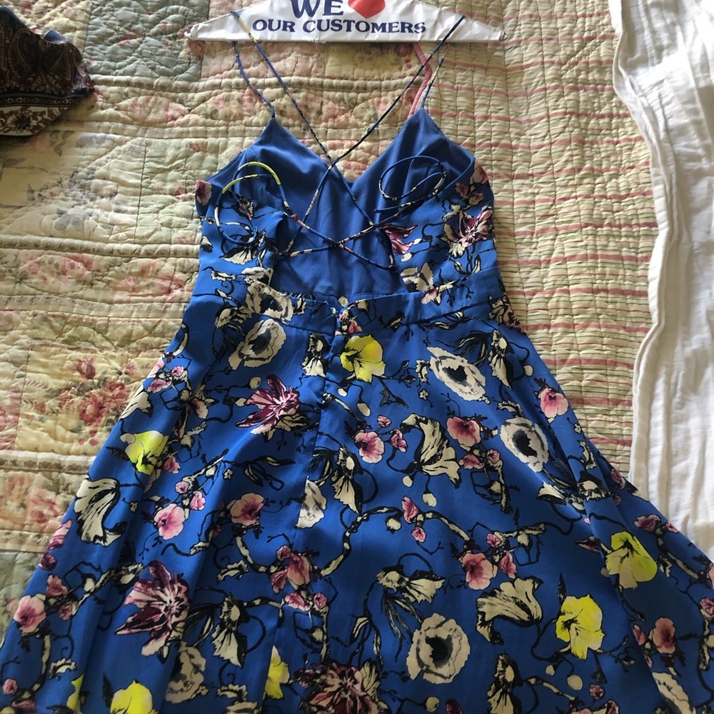 Spring dress - Picture 3 of 4